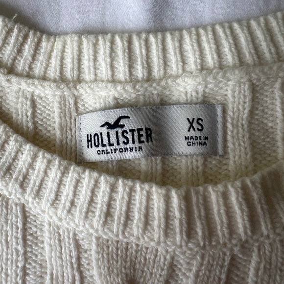 Hollister Sweater Cropped Tee - Picture 2 of 3